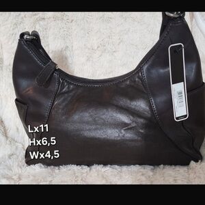 Elegant Black Leather Shoulder Bag